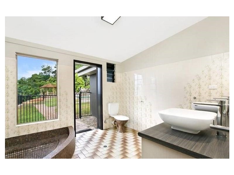 38-40 Lake Morris Road, Kanimbla QLD 4870