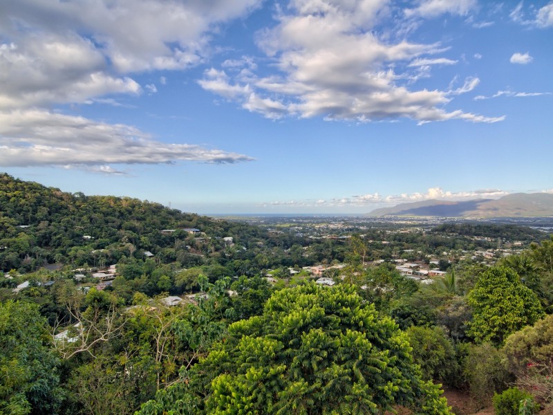 7 Hilltop Close, Bayview Heights QLD 4868