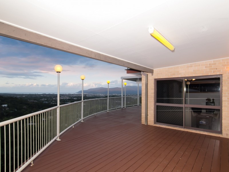 7 Hilltop Close, Bayview Heights QLD 4868