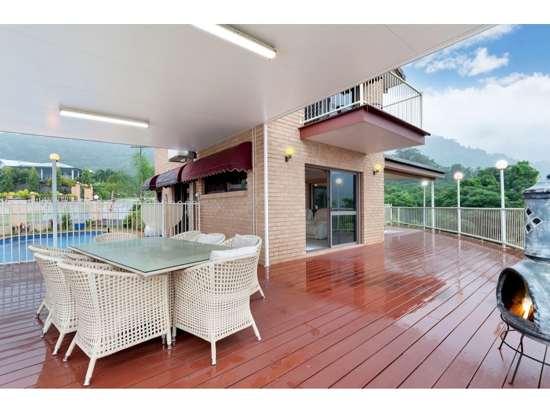 7 Hilltop Close, Bayview Heights QLD 4868