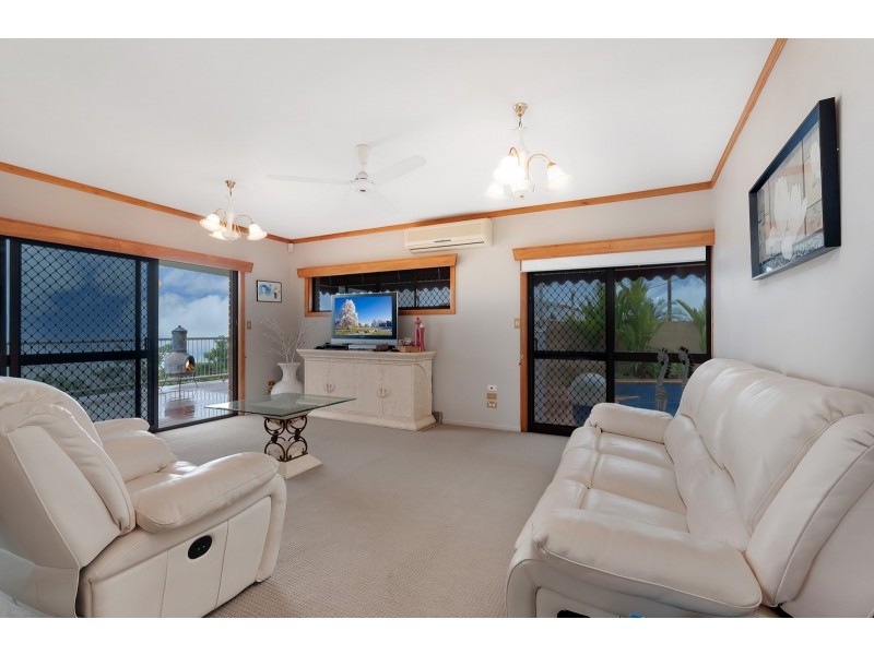 7 Hilltop Close, Bayview Heights QLD 4868