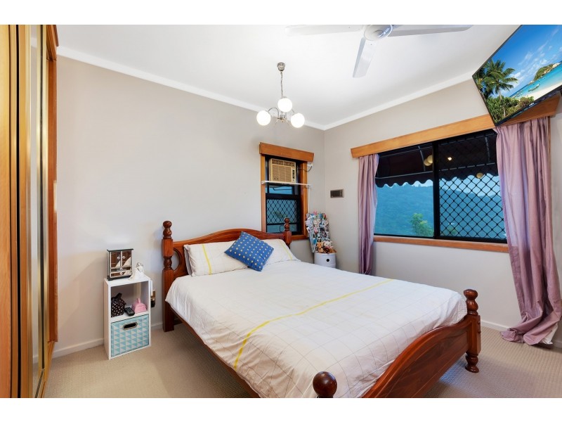 7 Hilltop Close, Bayview Heights QLD 4868