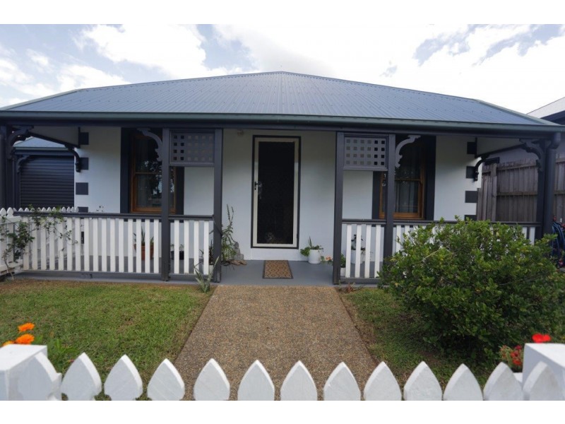 11 Lakefield Street, Mount Sheridan QLD 4868