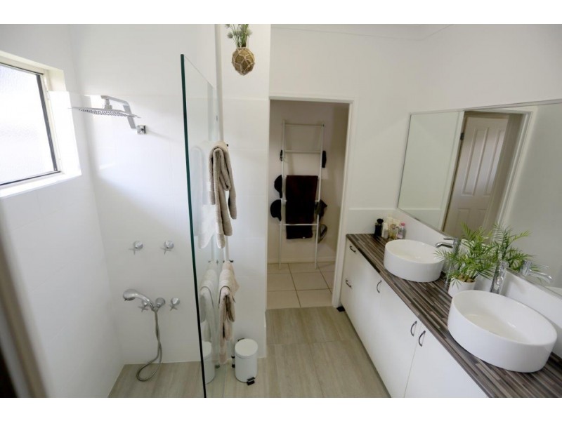 11 Lakefield Street, Mount Sheridan QLD 4868