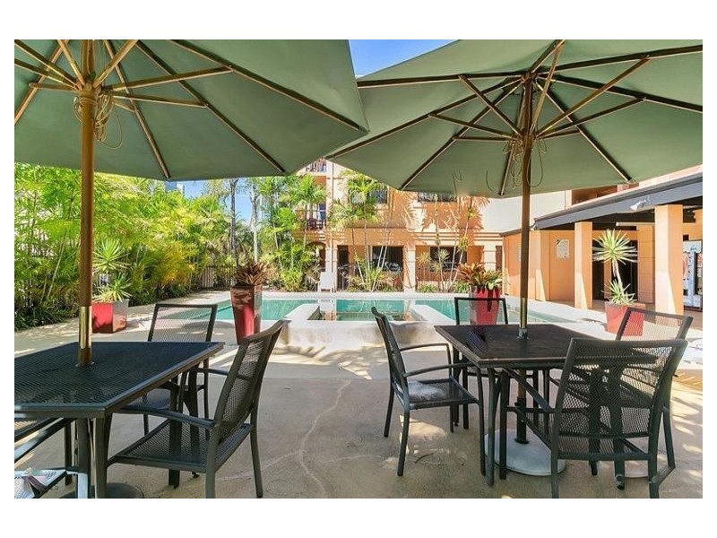 39/255 Lake Street, Cairns North QLD 4870