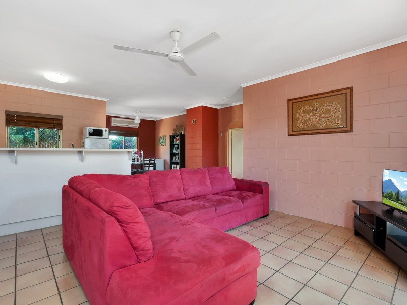 2/130 Robert Road, Bentley Park QLD 4869