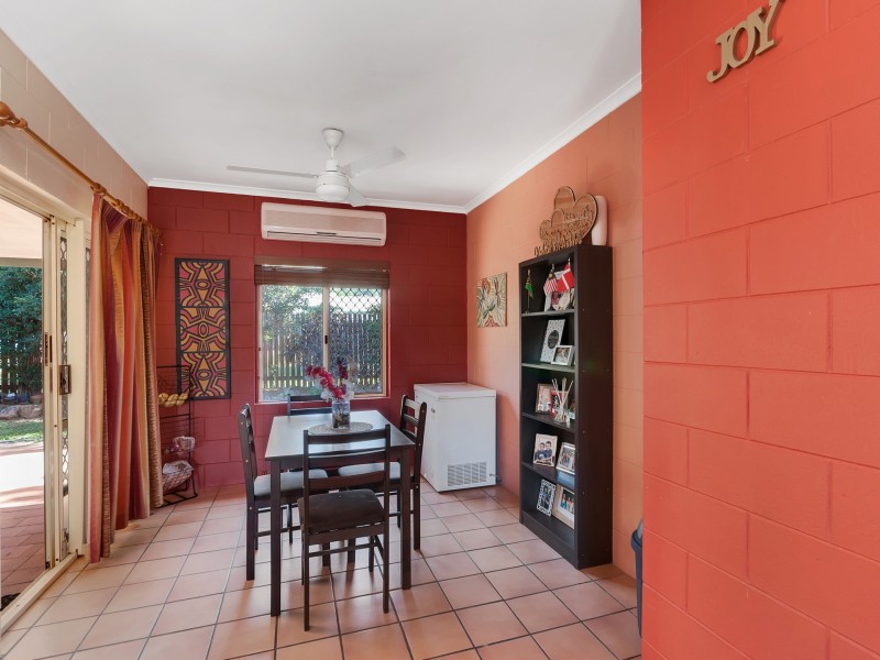 2/130 Robert Road, Bentley Park QLD 4869