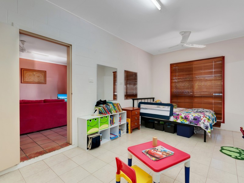 2/130 Robert Road, Bentley Park QLD 4869