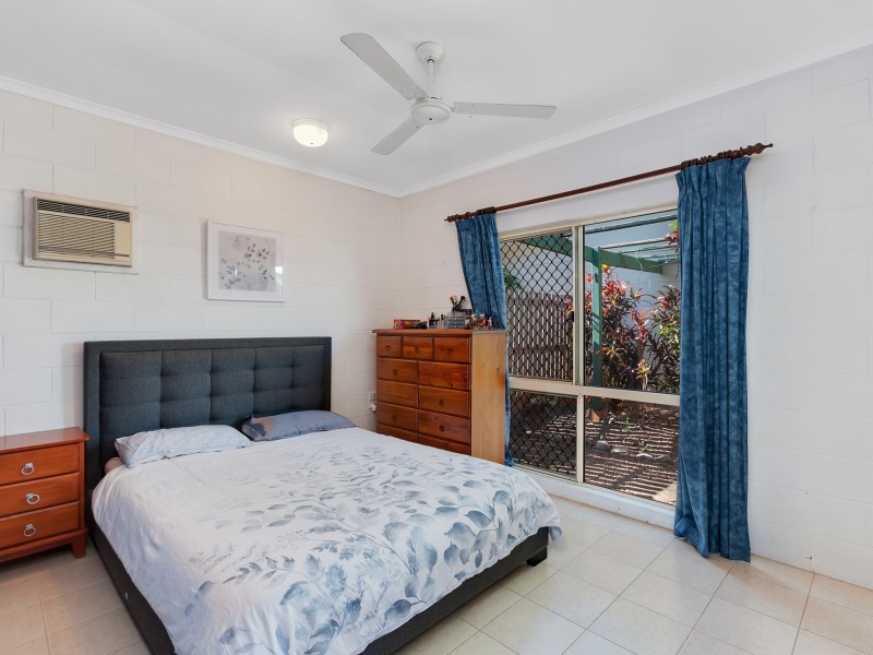 2/130 Robert Road, Bentley Park QLD 4869