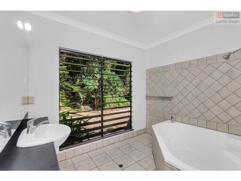 112 Mansfield Street, Earlville QLD 4870