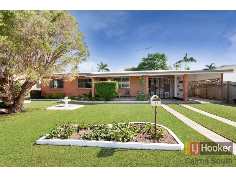 17 Jackson Close, Westcourt QLD 4870