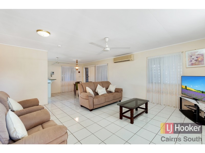 17 Jackson Close, Westcourt QLD 4870
