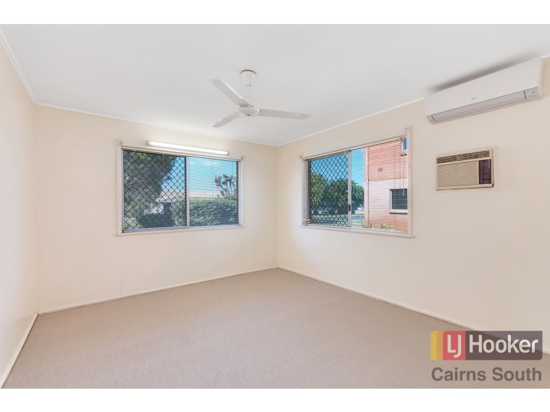 17 Jackson Close, Westcourt QLD 4870