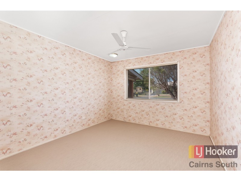 17 Jackson Close, Westcourt QLD 4870