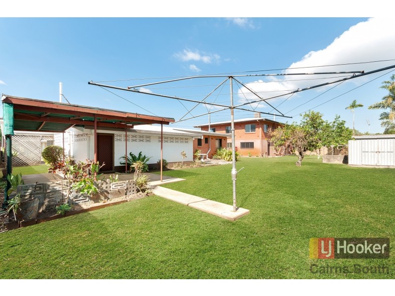 17 Jackson Close, Westcourt QLD 4870