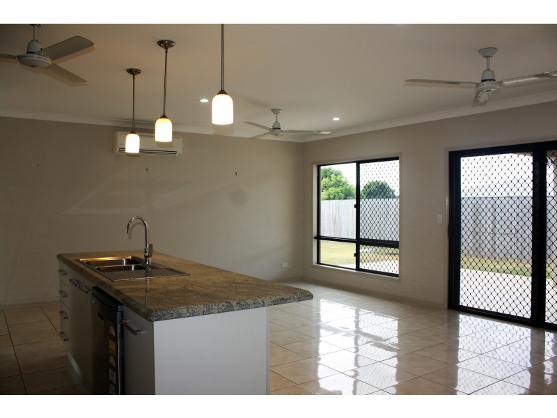 3 Lockyer Crescent, Bentley Park QLD 4869