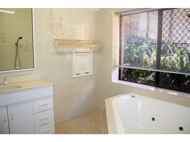 36 Gouldian Street, Bayview Heights QLD 4868