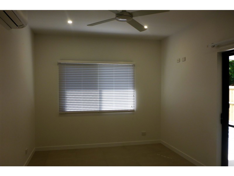 96 Cascade Boulevard, Palm Cove QLD 4879