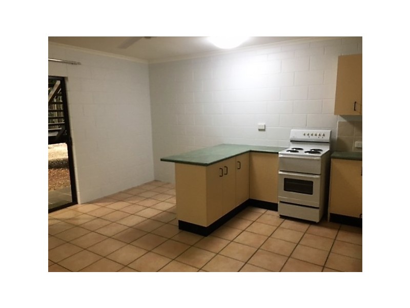 2/4 McPherson Close, Edge Hill QLD 4870