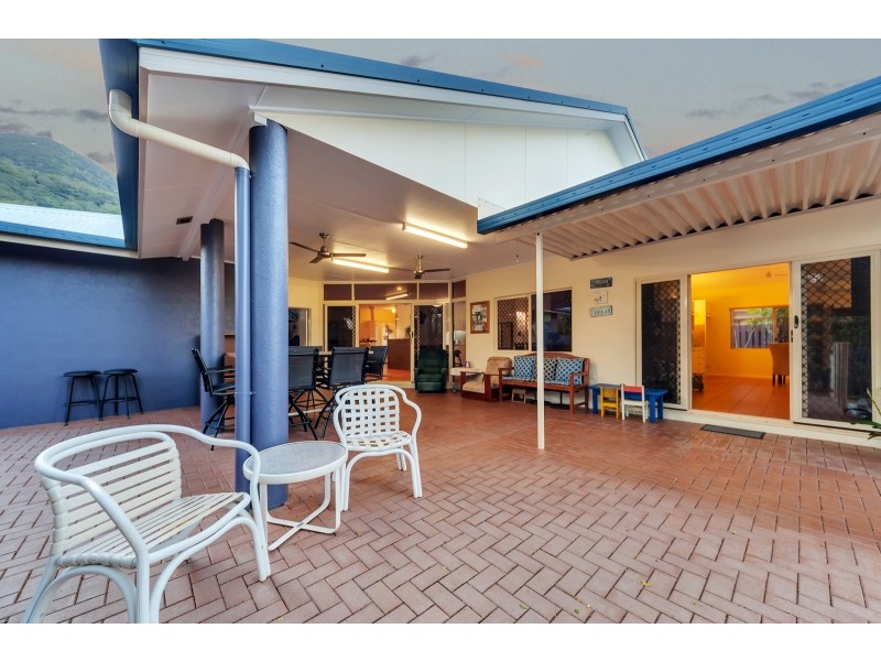 21 Oakblue Drive, Mount Sheridan QLD 4868