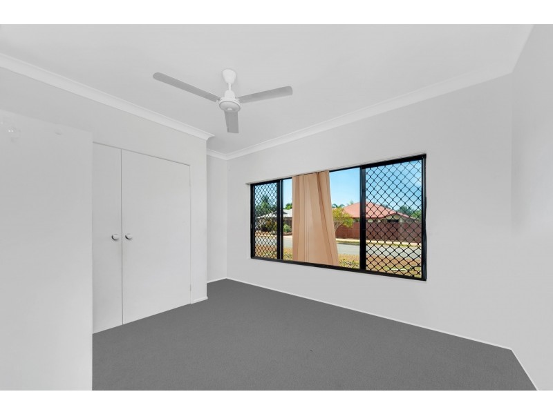 11 Hetherton Street, Smithfield QLD 4878