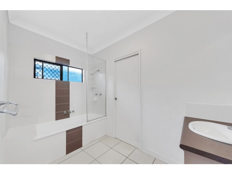 11 Hetherton Street, Smithfield QLD 4878