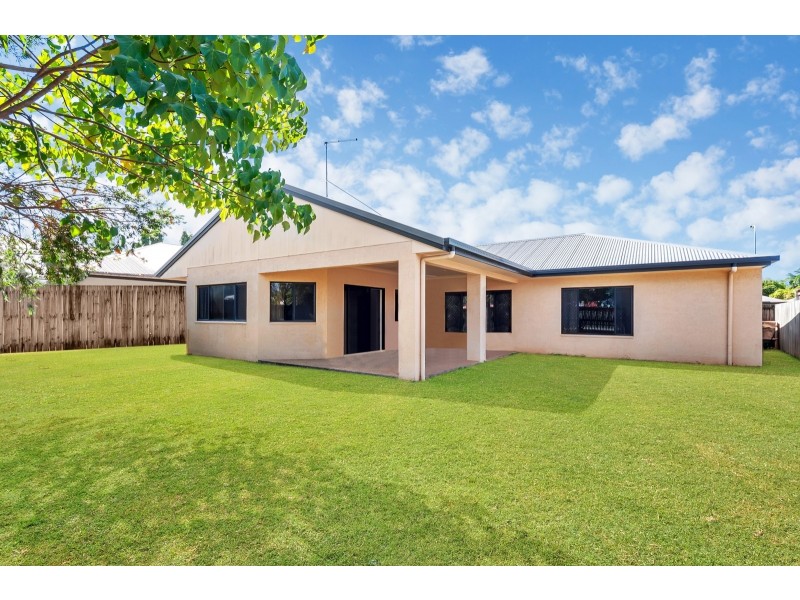 11 Hetherton Street, Smithfield QLD 4878