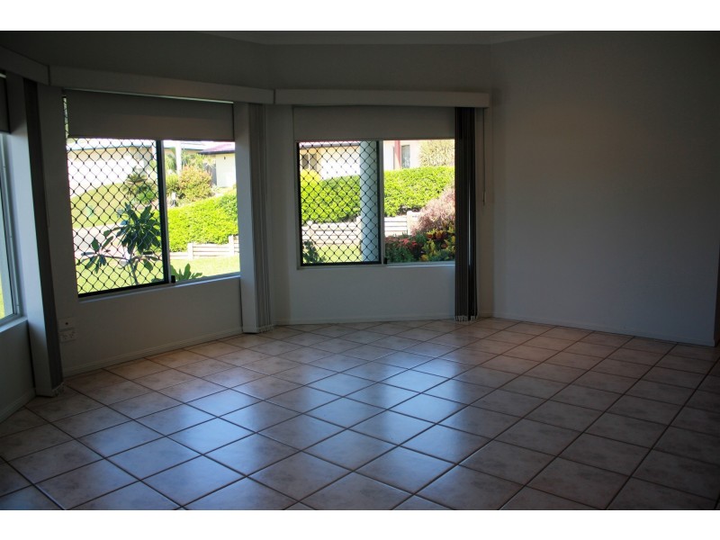 8 Bellbush Close, Mount Sheridan QLD 4868