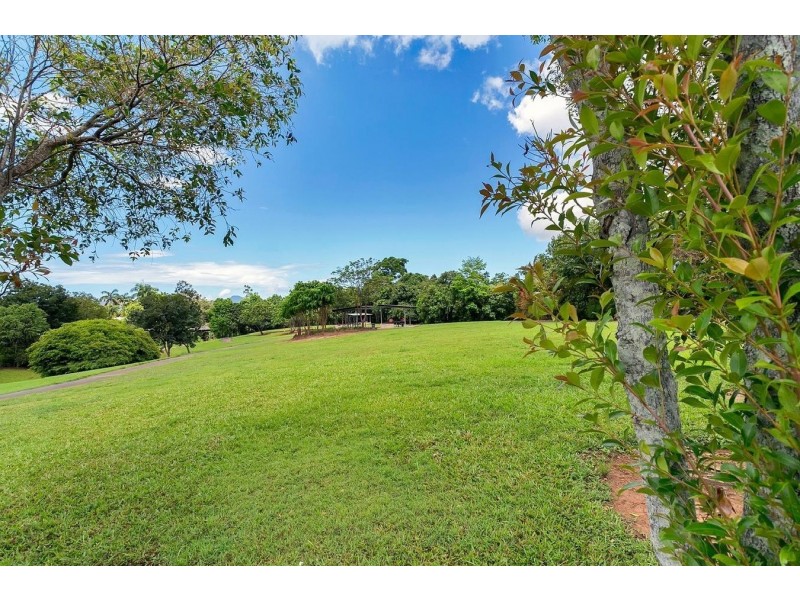 4 Fitzmaurice Drive, Bentley Park QLD 4869