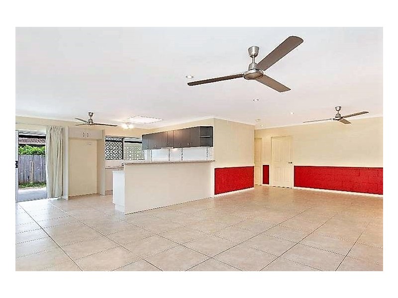 9 Cantal Close, Smithfield QLD 4878