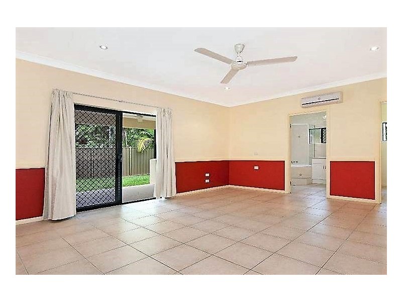 9 Cantal Close, Smithfield QLD 4878