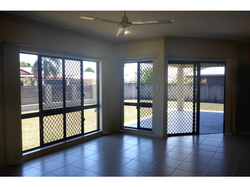 8 Keppel Place, Bentley Park QLD 4869