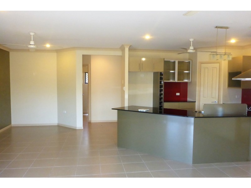 8 Keppel Place, Bentley Park QLD 4869