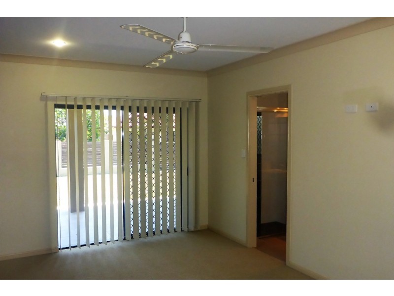 8 Keppel Place, Bentley Park QLD 4869