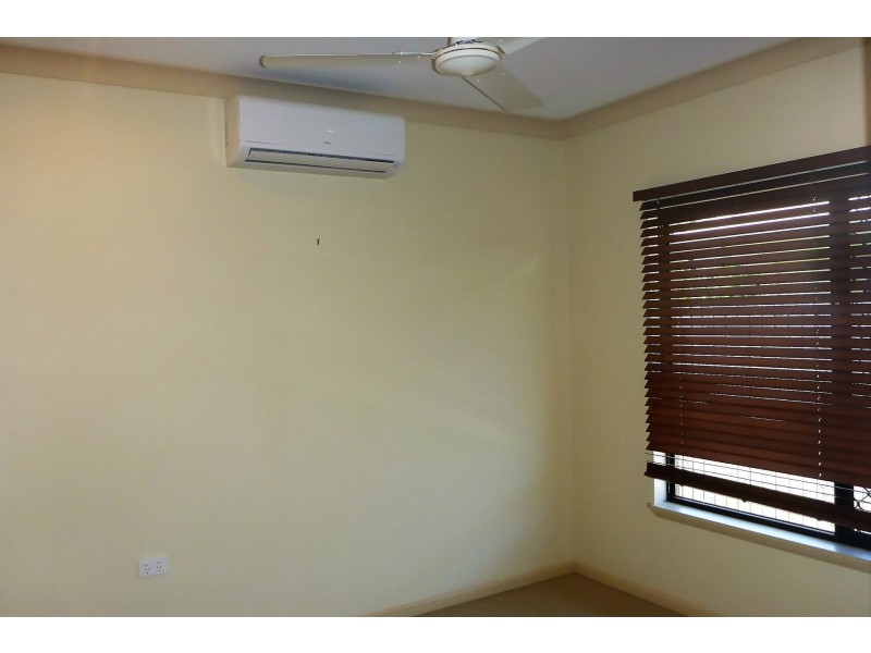 8 Keppel Place, Bentley Park QLD 4869