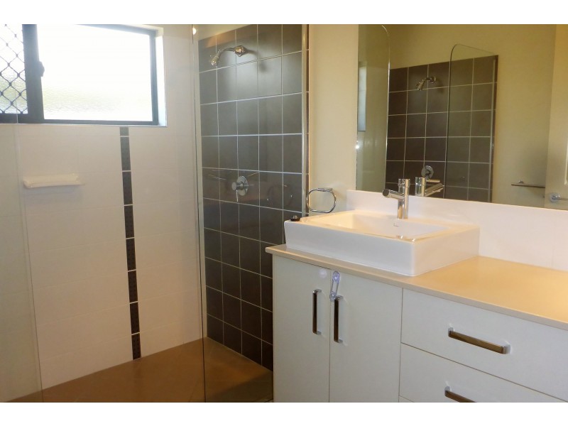 8 Keppel Place, Bentley Park QLD 4869