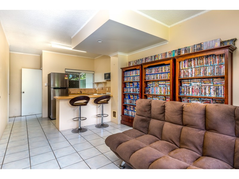 7/11 Brown Street, Woree QLD 4868