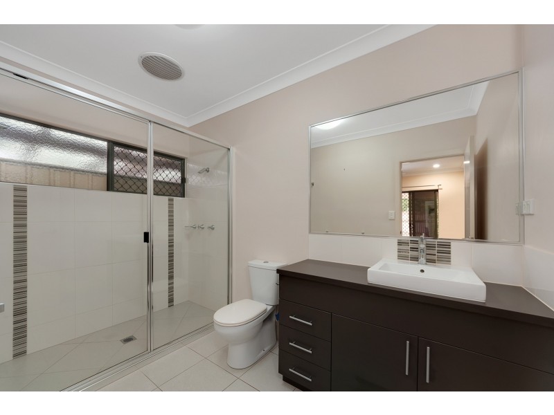 16 Lockyer Crescent, Bentley Park QLD 4869