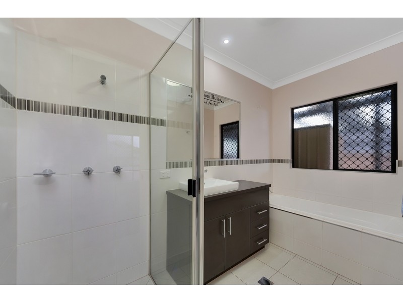 16 Lockyer Crescent, Bentley Park QLD 4869