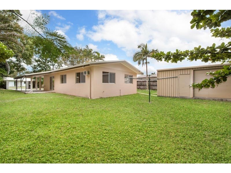 19 Golf Street, Yorkeys Knob QLD 4878