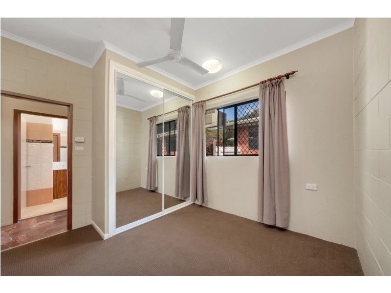 18 Augustus Street, Mooroobool QLD 4870