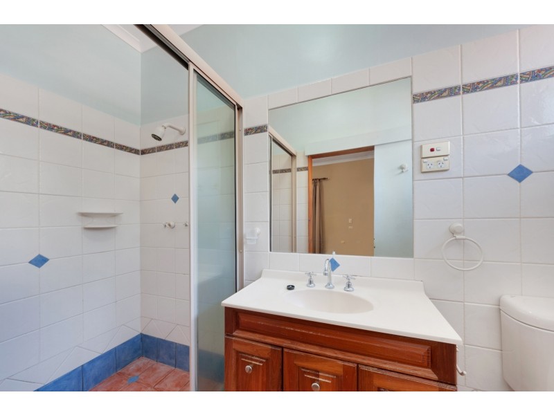 18 Augustus Street, Mooroobool QLD 4870