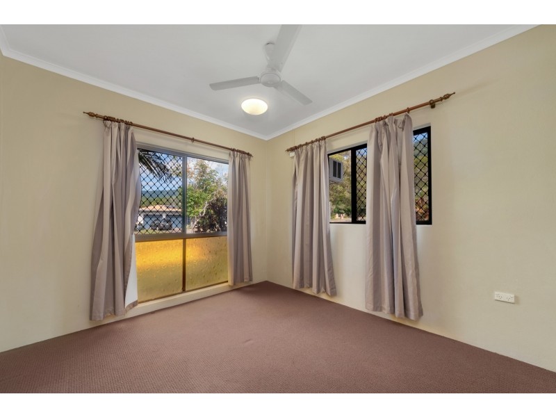 18 Augustus Street, Mooroobool QLD 4870