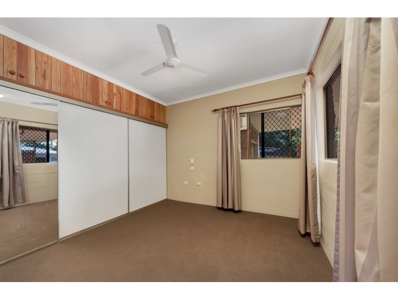 18 Augustus Street, Mooroobool QLD 4870