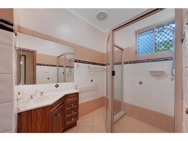 18 Augustus Street, Mooroobool QLD 4870