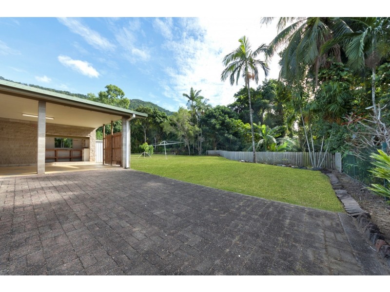 18 Augustus Street, Mooroobool QLD 4870