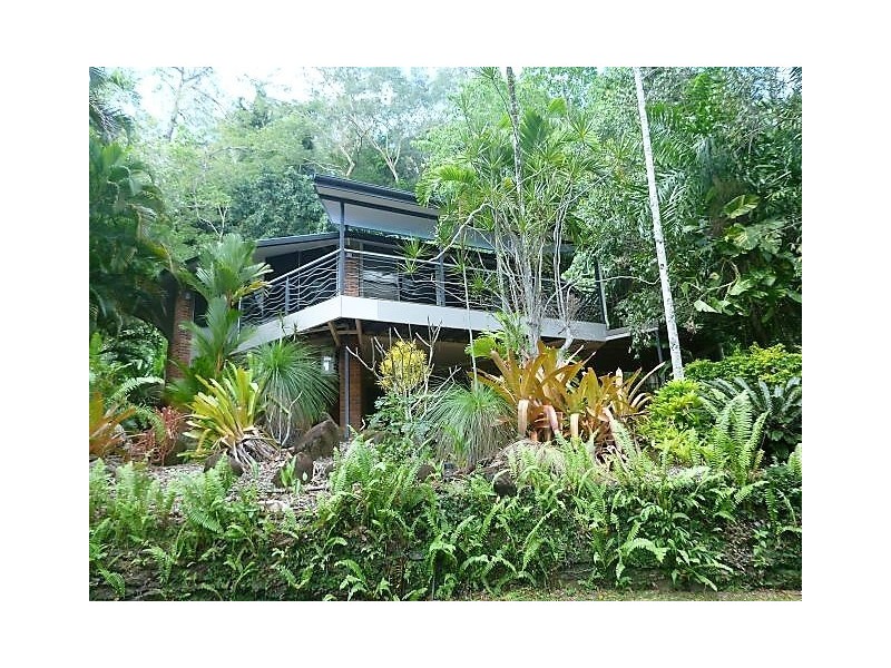 9 Tanner Crescent, Stratford QLD 4870