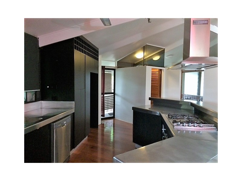 9 Tanner Crescent, Stratford QLD 4870