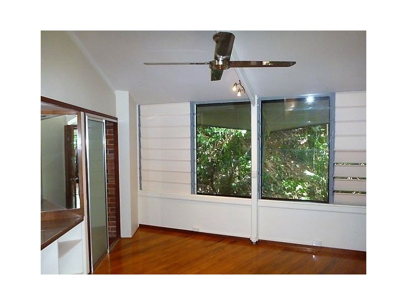 9 Tanner Crescent, Stratford QLD 4870