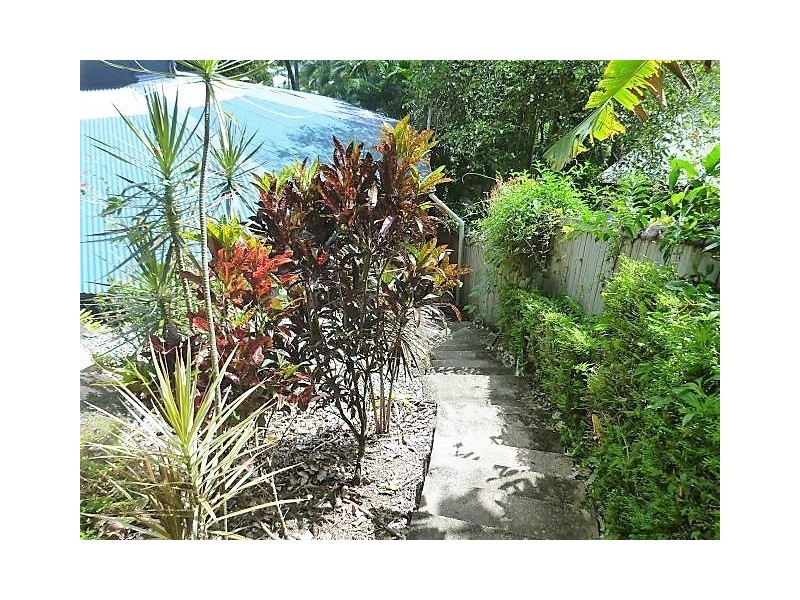 9 Tanner Crescent, Stratford QLD 4870